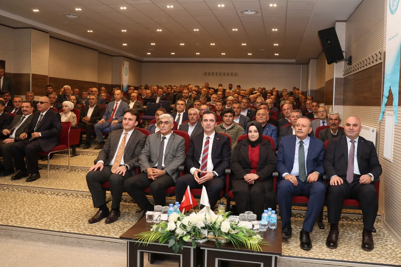 Bitlis Eren Üniversitesi Ev Sahipliğinde Muhtarlar Akademisi eğitim programı düzenlendi