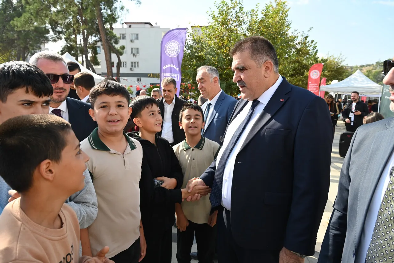 Millet Meydanı’nda nostalji rüzgârı esti