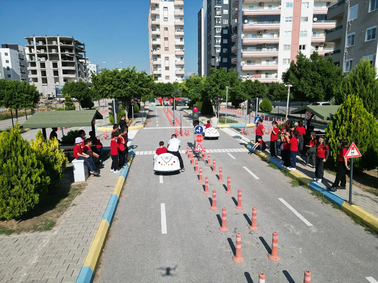 Erdemli Belediyesi’nden geleceğin sürücülerine trafik bilinci