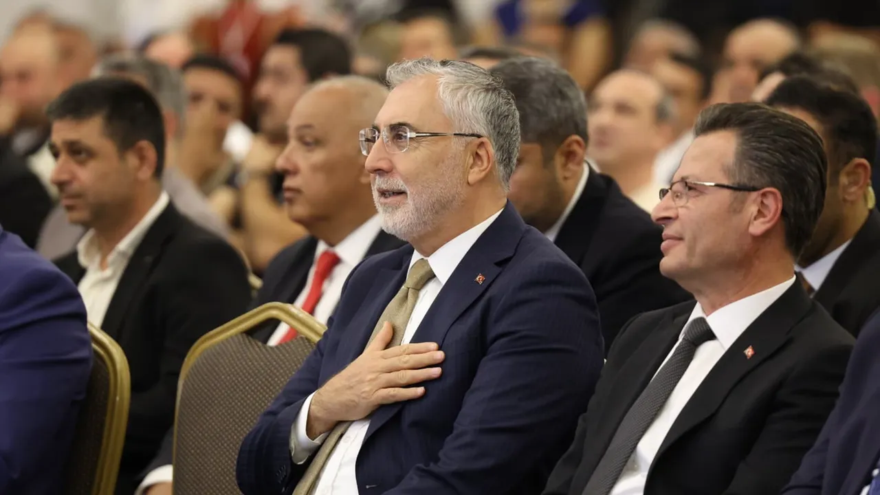 Bakan Işıkhan, Antalya’da ziyaretlerde bulundu