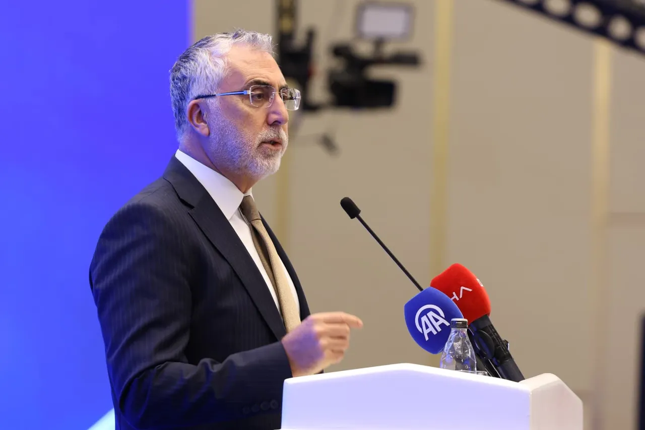 Bakan Işıkhan, Antalya’da ziyaretlerde bulundu
