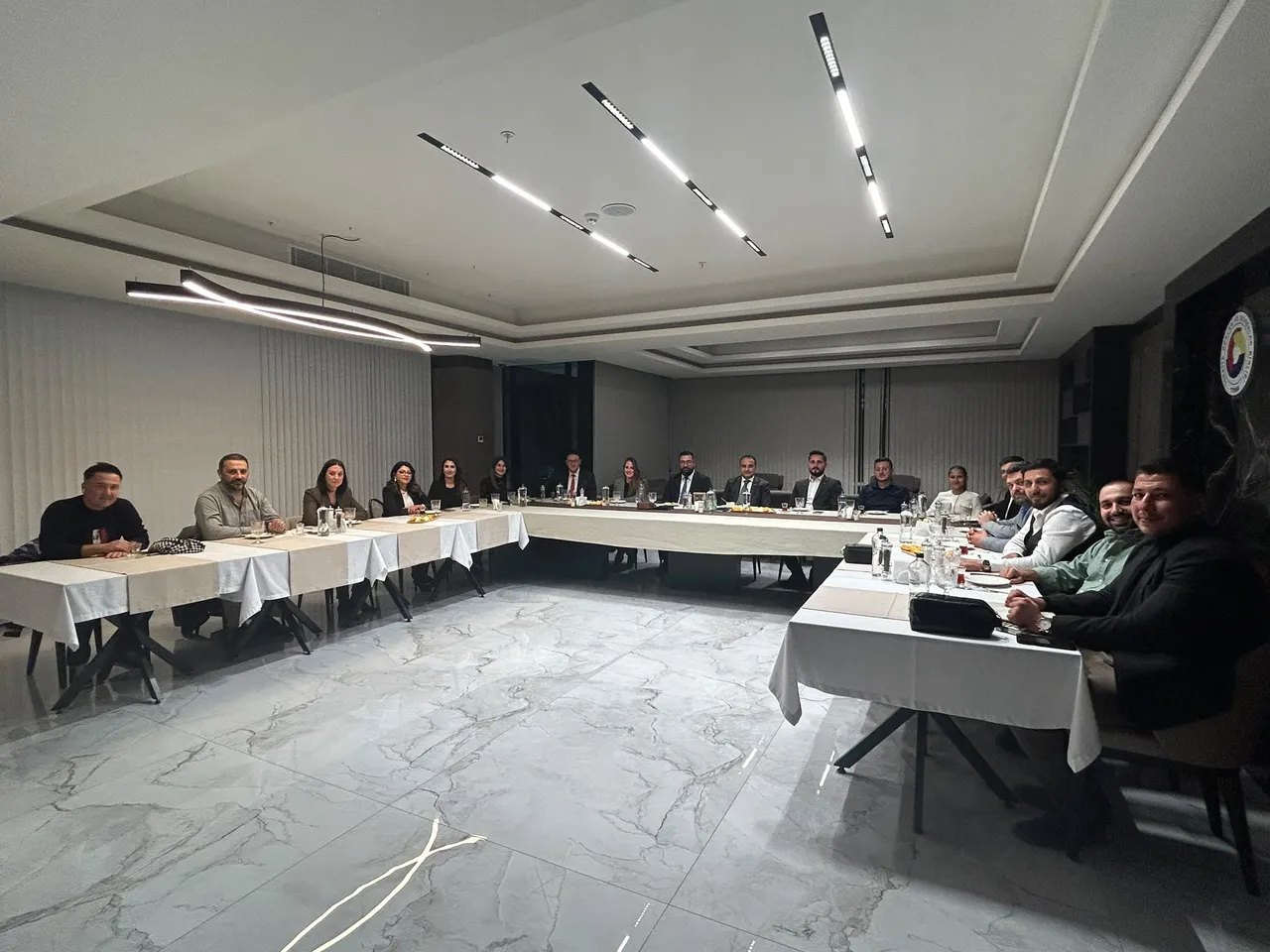 Menteşe Kaymakamı Ali Edip Budan, Muğla Gelişim Derneği'nin, bu ayki geleneksel grup toplantısına katıldı