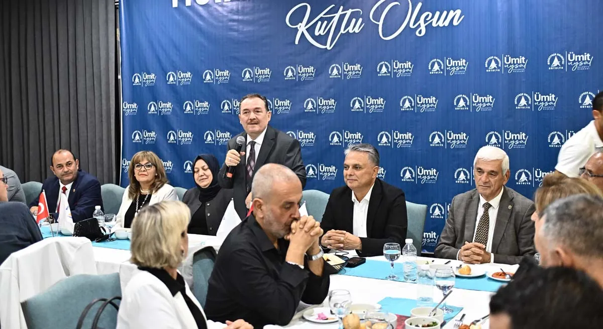 Muratpaşa Kaymakamı İhsan Kara Muhtarlarla Yemek programında bir araya geldi