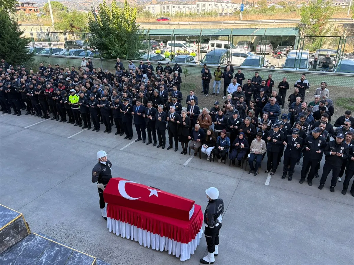 Kaymakamız Huriye Küpeli KAN Polis Memuru Halil PEHLİVAN’ın cenaze törenine katıldı