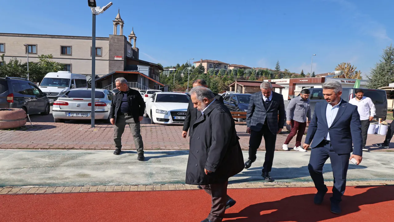 Talas Yamaç Paraşütü iniş alanına göz Kamaştıran Tartan Pist