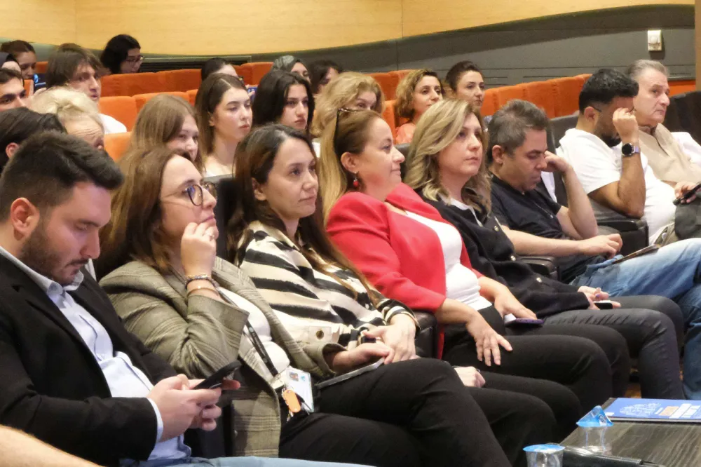 Sevil Atasoy, Adli Bilimler öğrencileri ve aileleriyle bir araya geldi