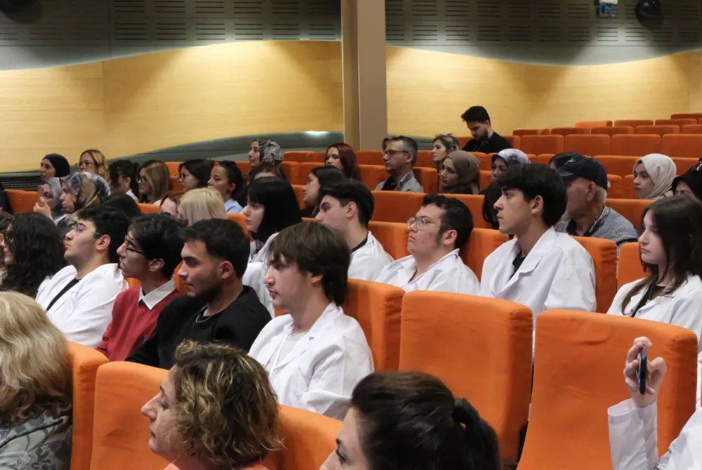 Sevil Atasoy, Adli Bilimler öğrencileri ve aileleriyle bir araya geldi