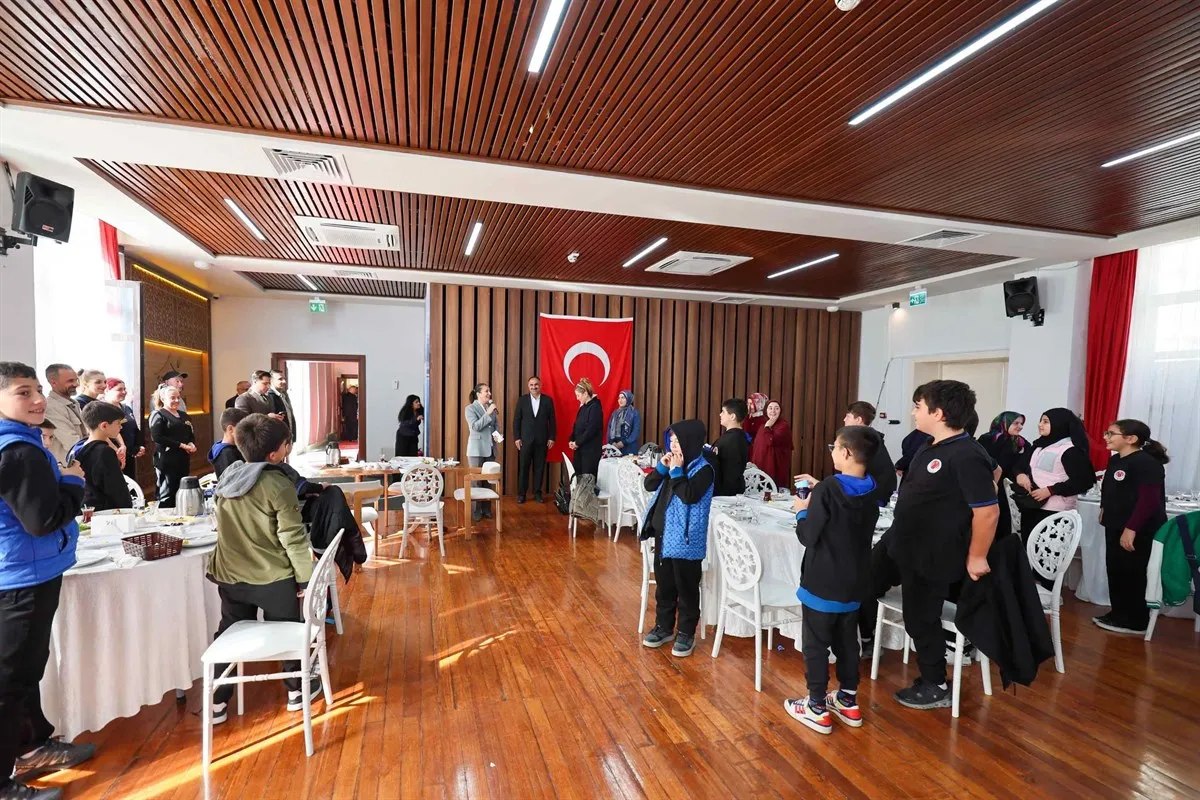 Vali Bilgihan 5. sınıf okula uyum programına katıldı