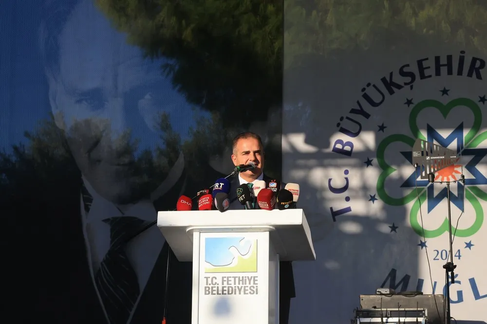 26. Uluslararası Ölüdeniz Hava Oyunları Festivali, Fethiye’nin dünyaca ünlü Belcekız sahilinde düzenlenen açılış programıyla başladı