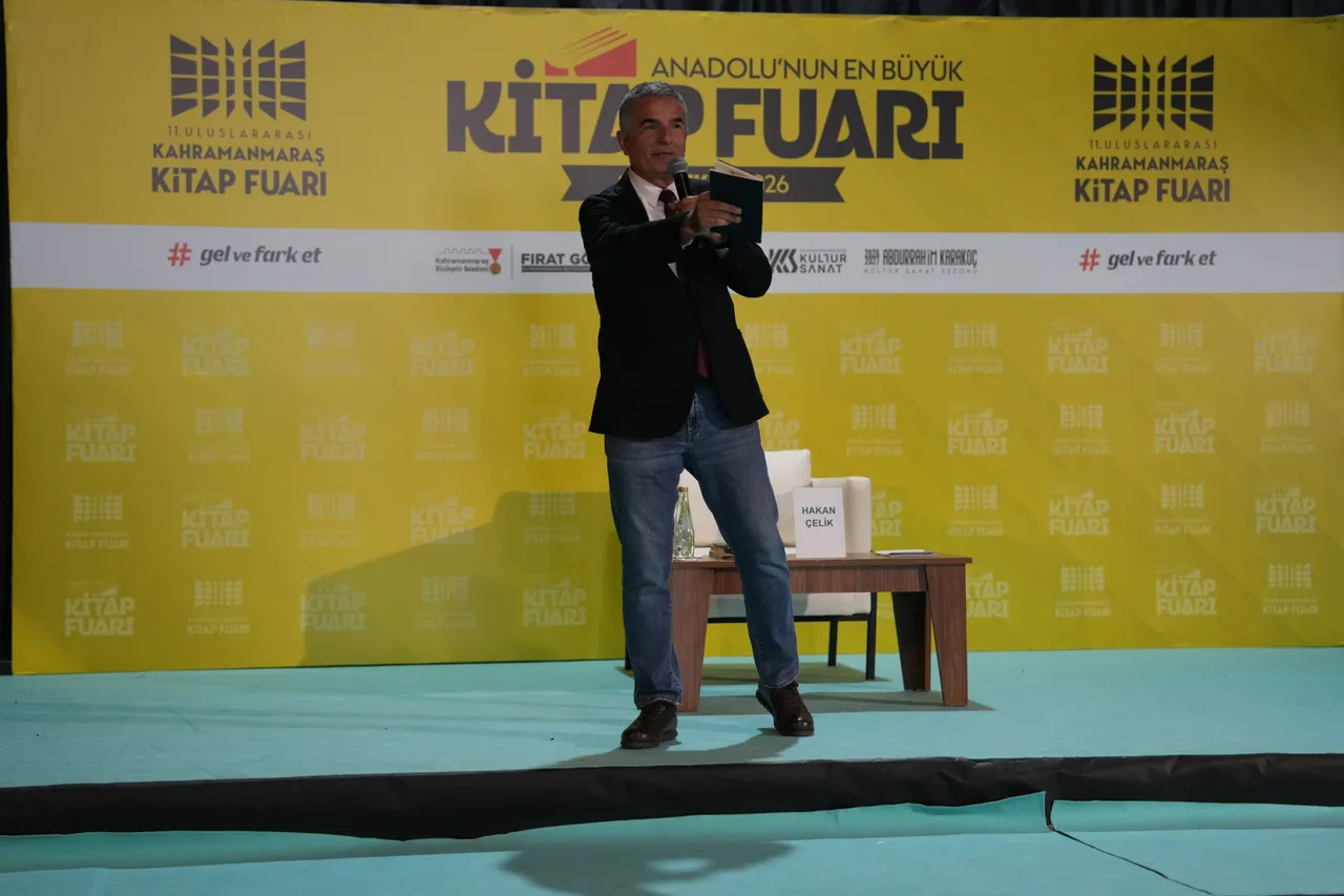 Usta Gazeteci Hakan Çelik, Kitap Fuarı’nda gençlere seslendi