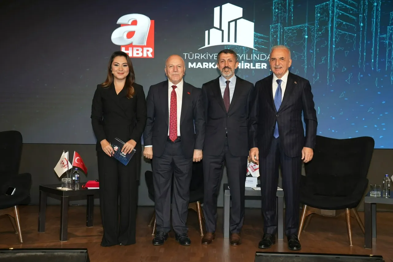 Başkan Yıldırım, “Türkiye Yüzyılı’nda Marka Şehirler” programında Ümraniye’yi anlattı