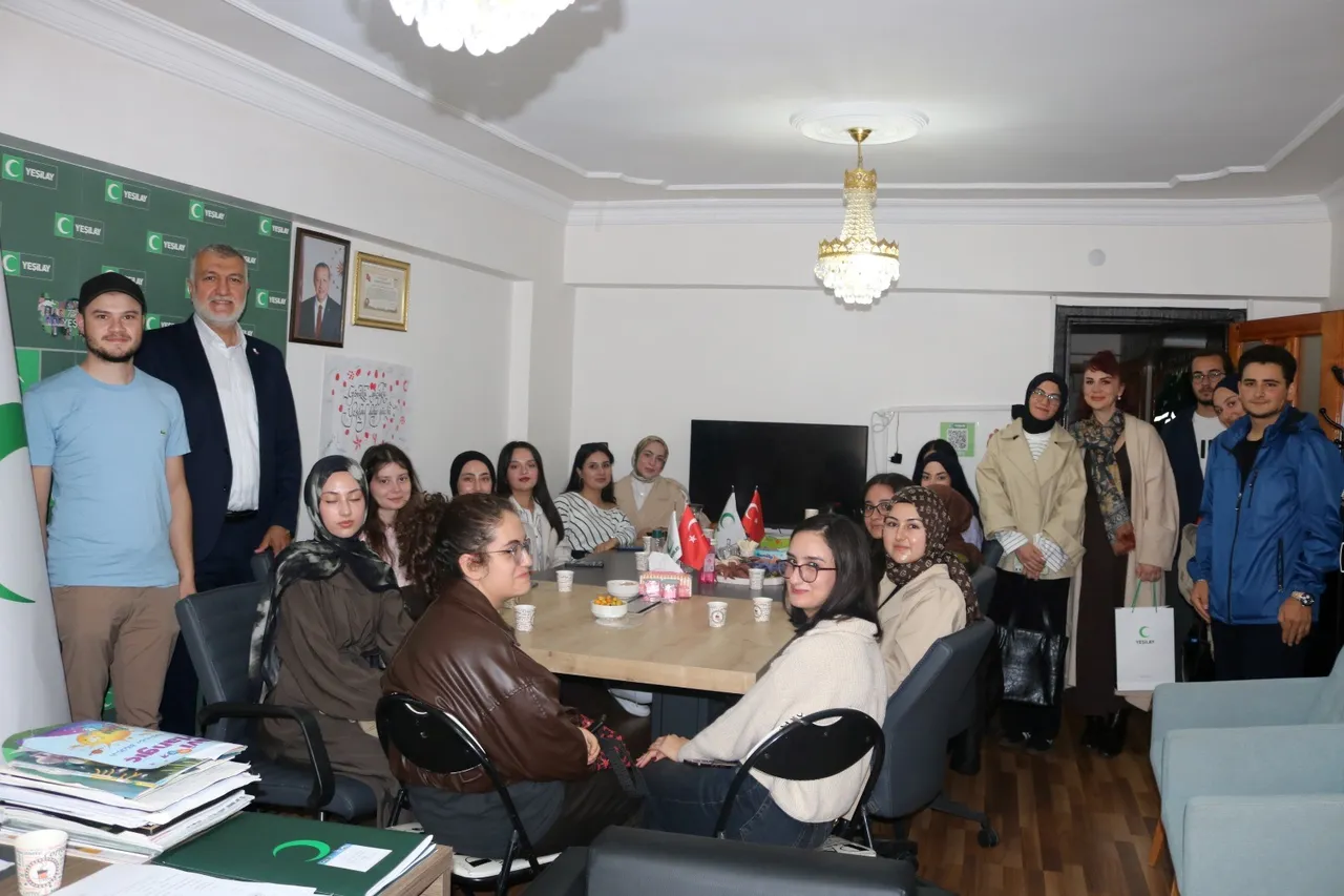 Sağlık yönetimi öğrencilerinden bağımlılıkla mücadeleye katkı