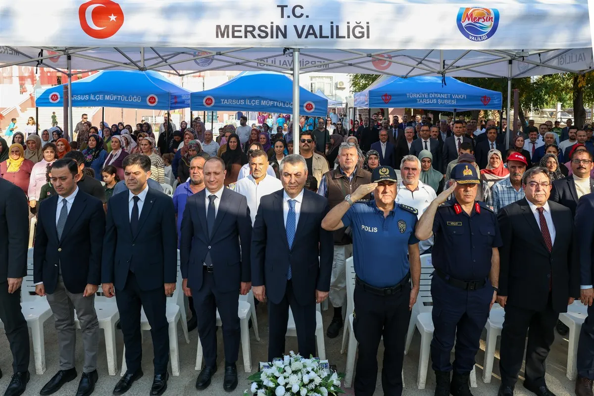 Mersin Valiliği tarafından hayata geçirilen “Her Mahalle Bir Mersin” programının üçüncüsü, Mersin Valisi Toros’un katılımıyla yapıldı