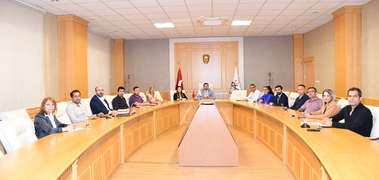 Osmaniye Korkut Ata Üniversitesinde Mezunlarla İlişkiler Koordinatörlüğü 2025-2026 dönemi faaliyet değerlendirme ve planlama toplantısı yapıldı