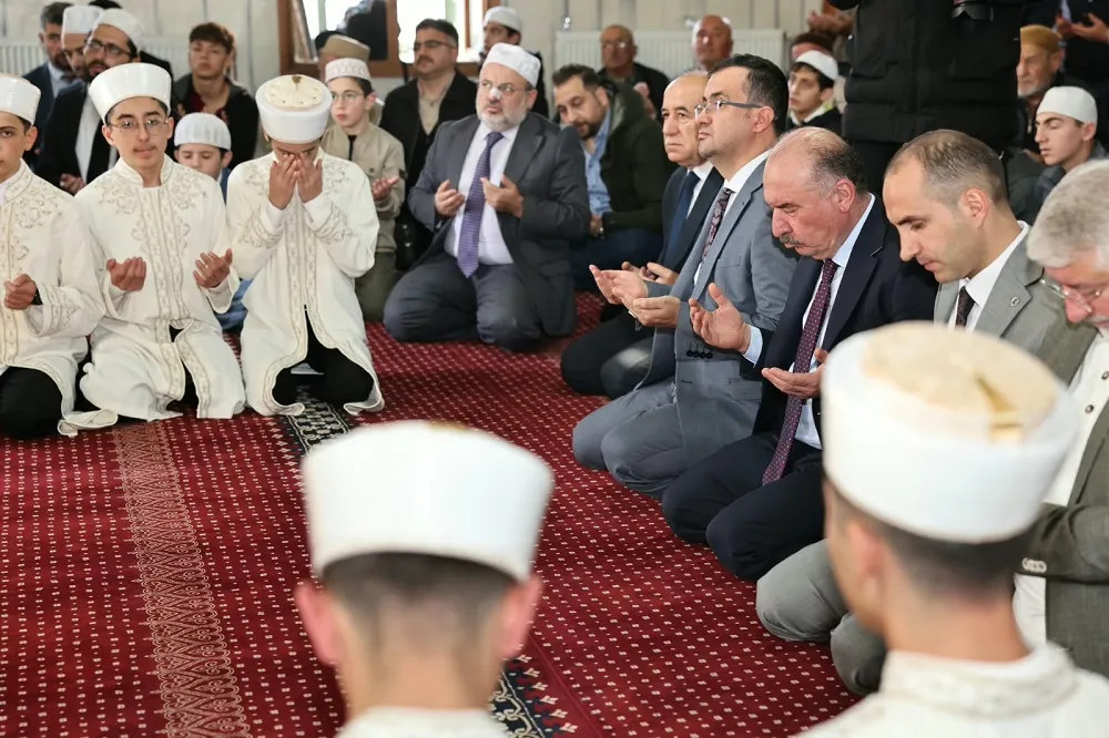 İskilip Ebussuud Efendi Erkek Hafızlık Kur'an kursu tarafından “Hafızlık Belge Takdimi” Töreni düzenlendi