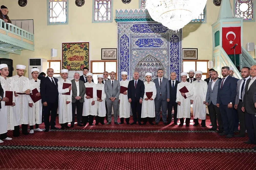 İskilip Ebussuud Efendi Erkek Hafızlık Kur'an kursu tarafından “Hafızlık Belge Takdimi” Töreni düzenlendi