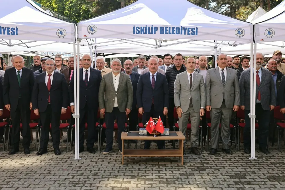 İskilip Kaymakamı Polat, İskilip Mesleki ve Teknik Anadolu Lisesine kazandırılan 2 adet CNC makinesinin açılış programına katıldı