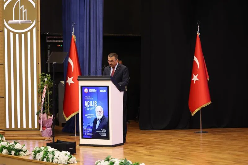 Vali Osman Hacıbektaşoğlu, Zonguldak Bülent Ecevit Üniversitesinin 2026–2027 Akademik Yılı açılış törenine katıldı