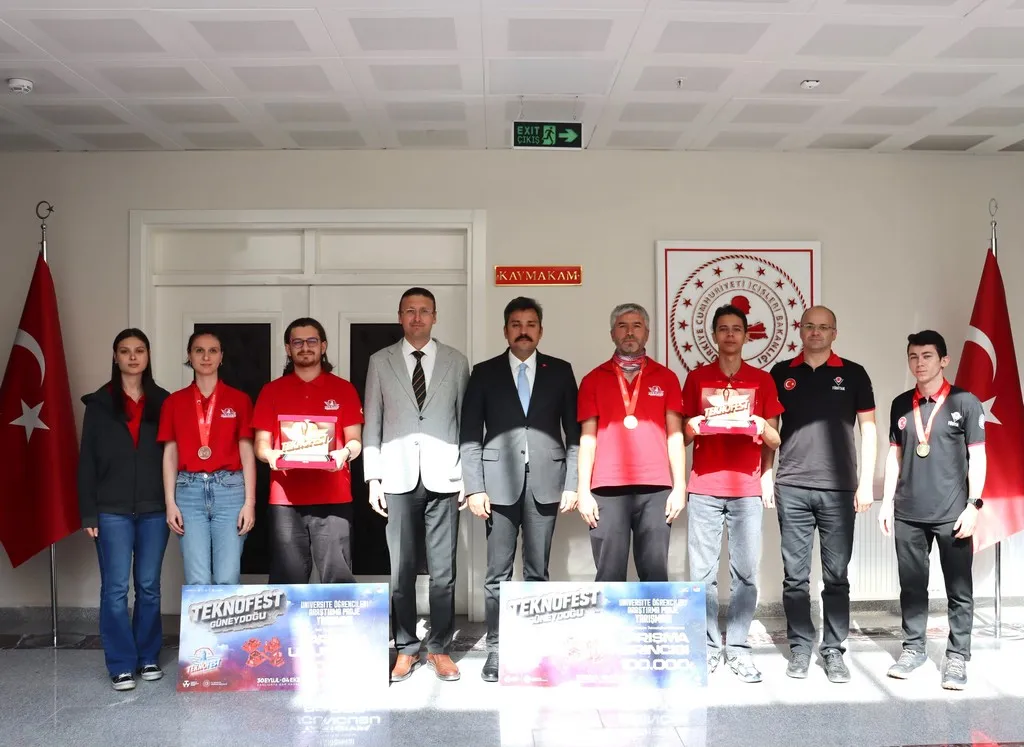 TEKNOFEST 2026'da dereceye giren öğrencileri makamda ağırlandı