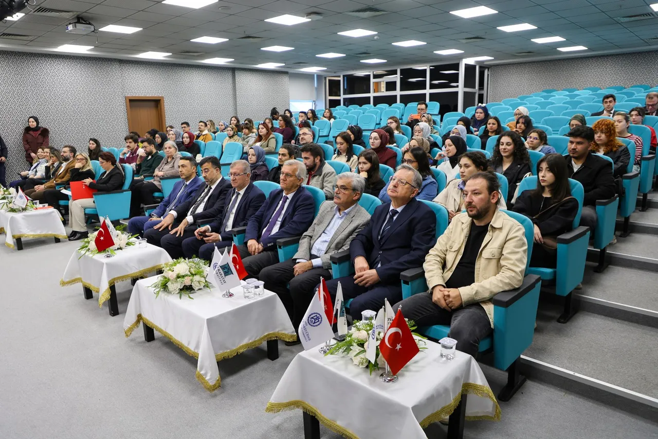 KTO Karataylı öğrenciler iletişim sektörünün deneyimli isimleriyle buluştu