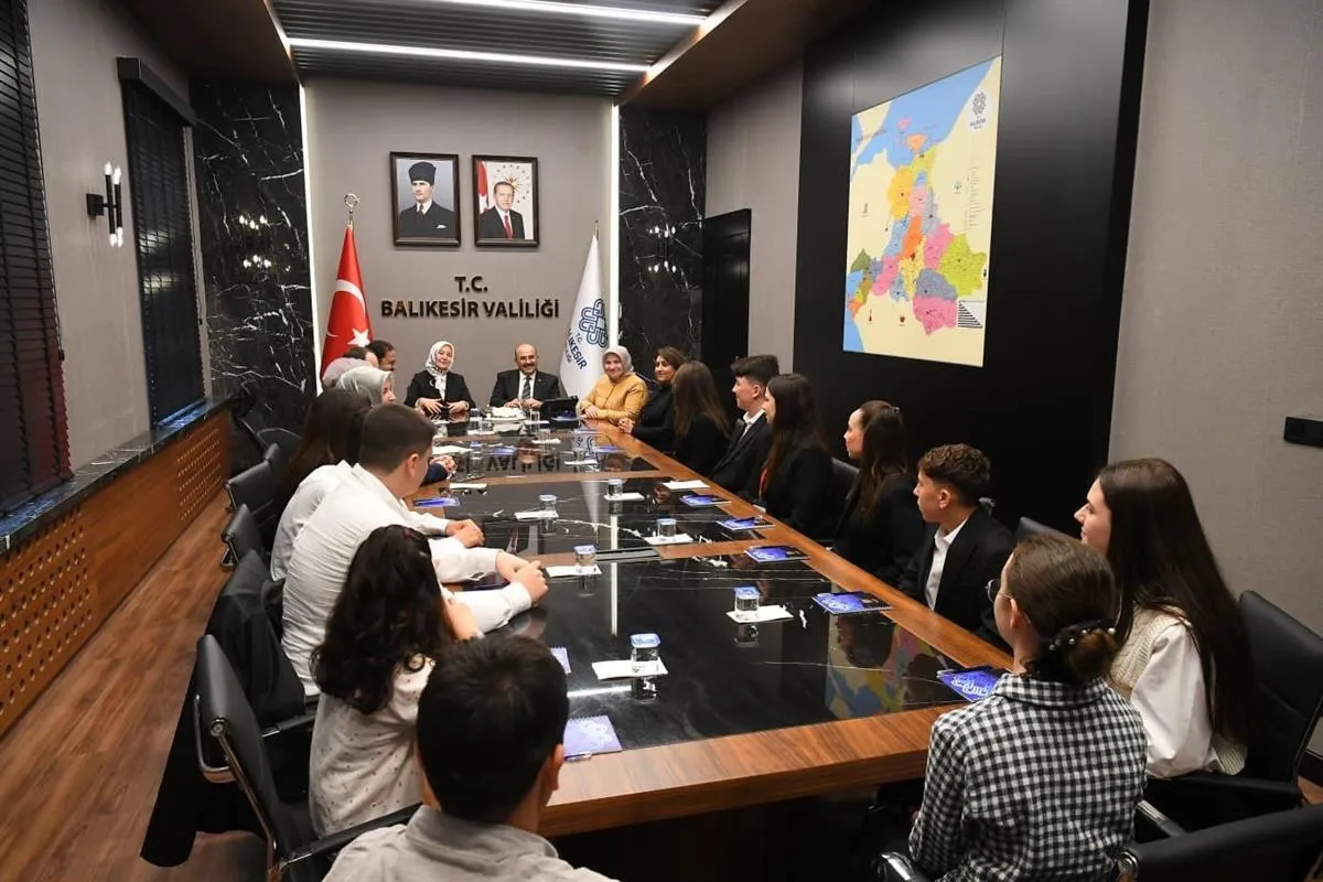 Aile ve Sosyal Hizmetler Bakan Yardımcısı Yenigün, Vali Ustaoğlu’nu ziyaret etti