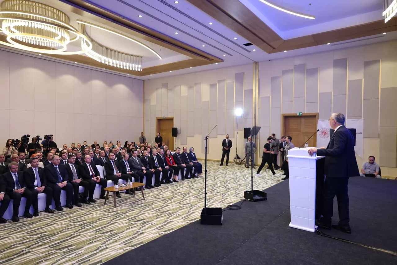 Bakan Işıkhan, İŞKUR İl Müdürleri İstişare Toplantısı’na katıldı