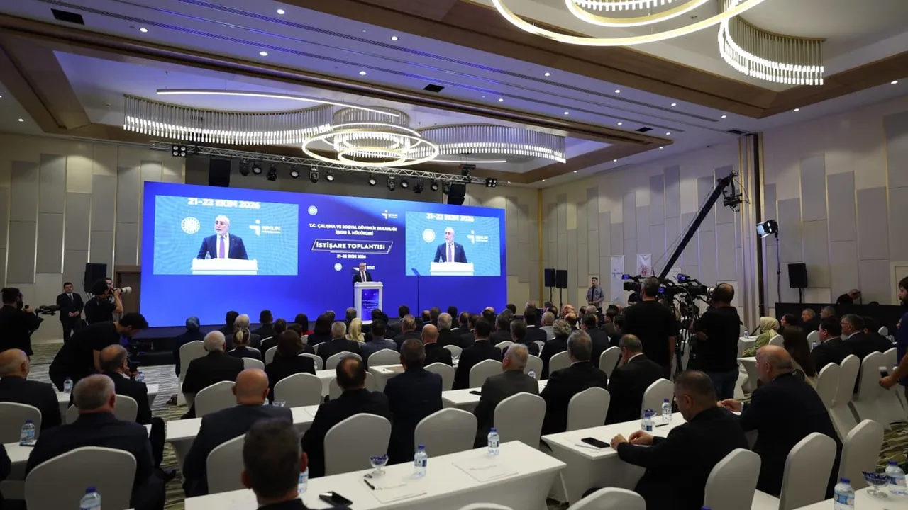Bakan Işıkhan, İŞKUR İl Müdürleri İstişare Toplantısı’na katıldı