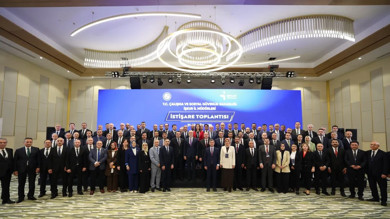 Bakan Işıkhan, İŞKUR İl Müdürleri İstişare Toplantısı’na katıldı