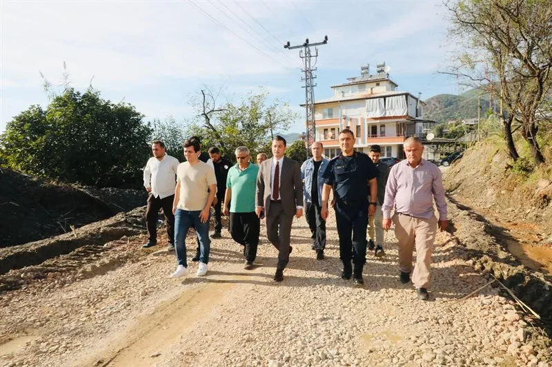 Alanya Kaymakamı Öztürk, Toslak Mahallesi’nde vatandaşlarla bir araya geldi