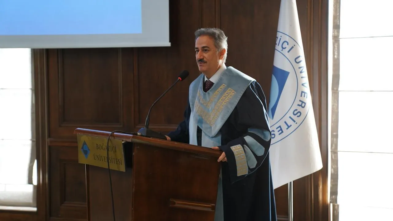 Boğaziçi Üniversitesi'nde Akademik Cübbe Giyme Töreni