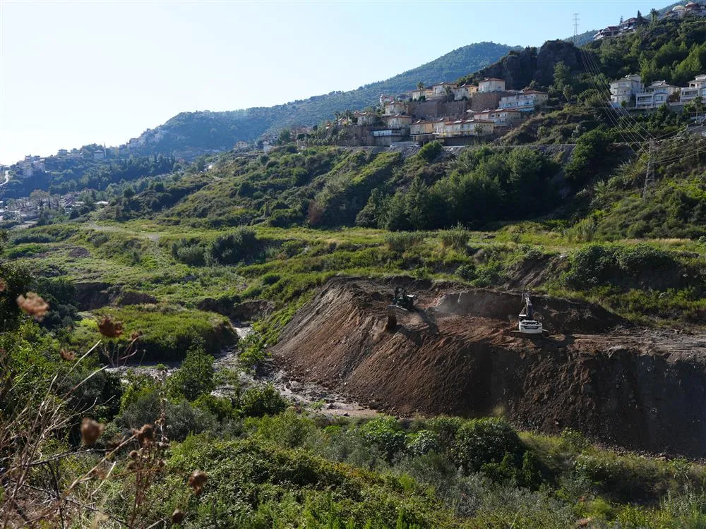 Alanya Belediyesi’nden Benliler Deresi’nde heyelan riskine karşı önlem