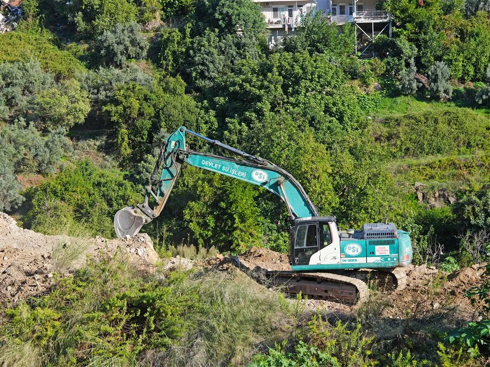 Alanya Belediyesi’nden Benliler Deresi’nde heyelan riskine karşı önlem