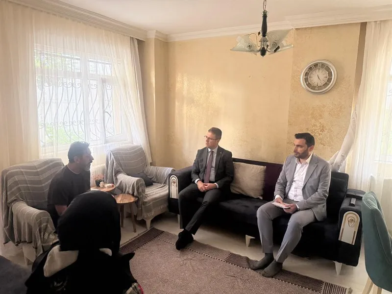 Avcılar Kaymakamı Burhan, Avcılar'daki aile ziyaretlerini sürdürüyor