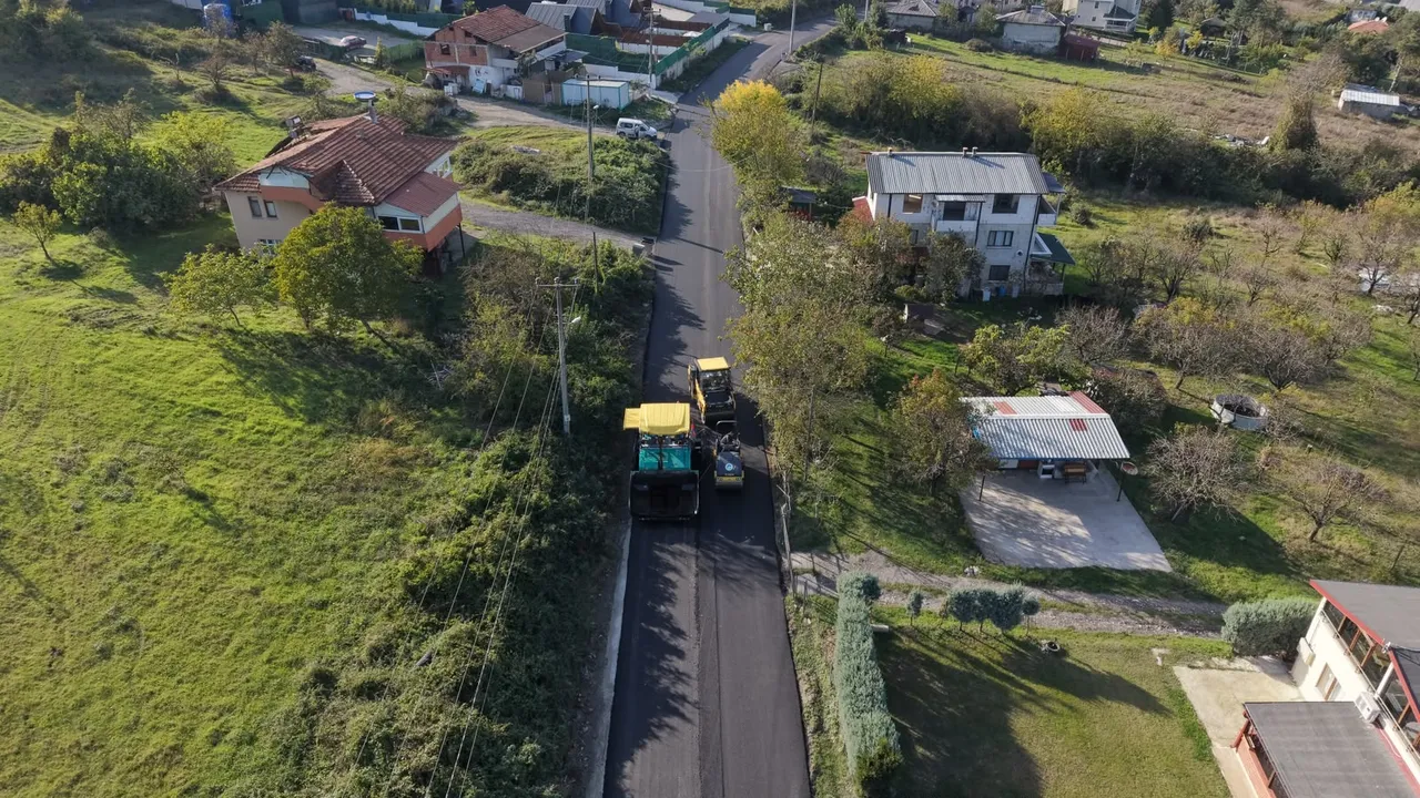 Sapanca Hacımercan’da yollar sıcak asfaltla buluştu