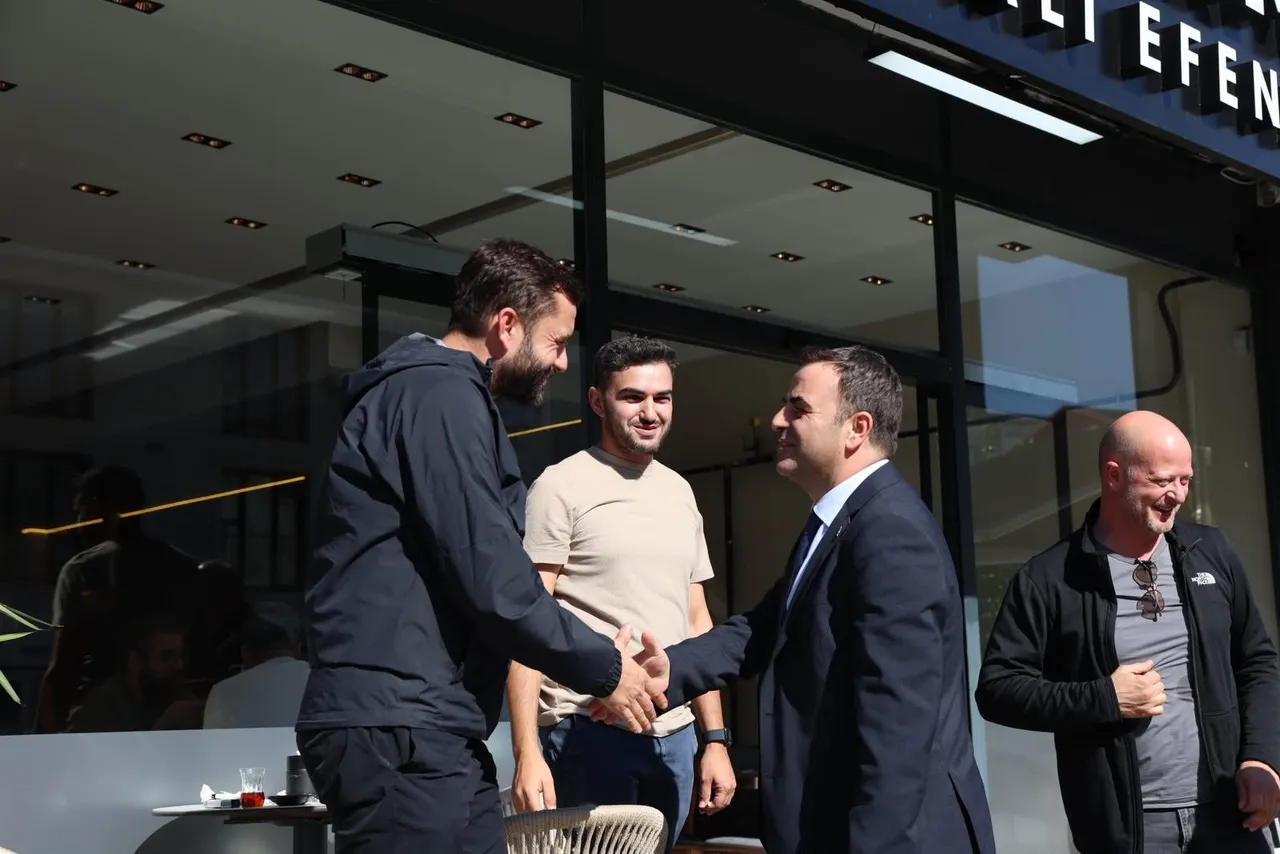 Başkan Özlü?den Selzede Esnafa Destek