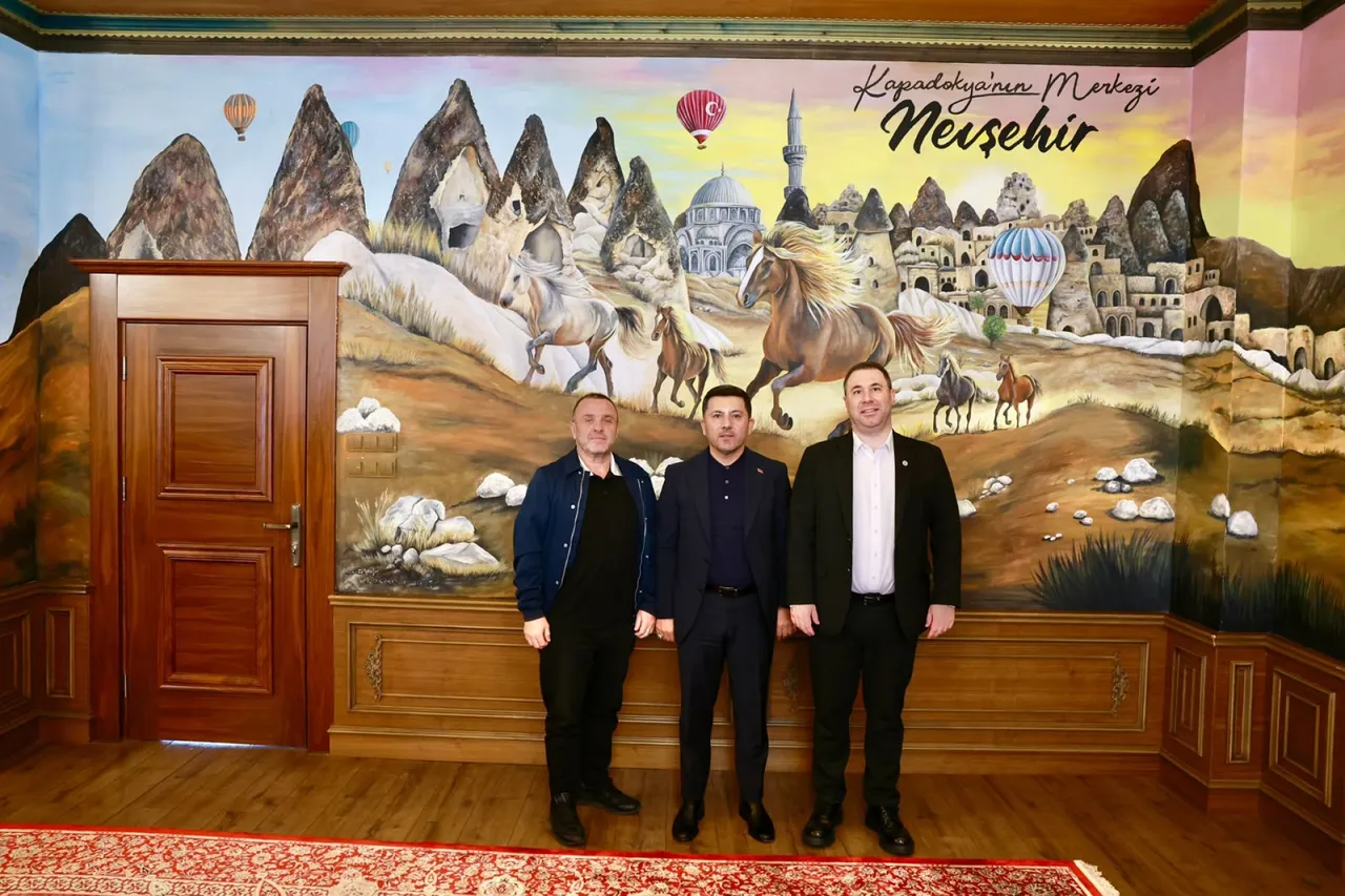 Fenerbahçe Heyeti, Nevşehir Belediyesini ziyaret etti