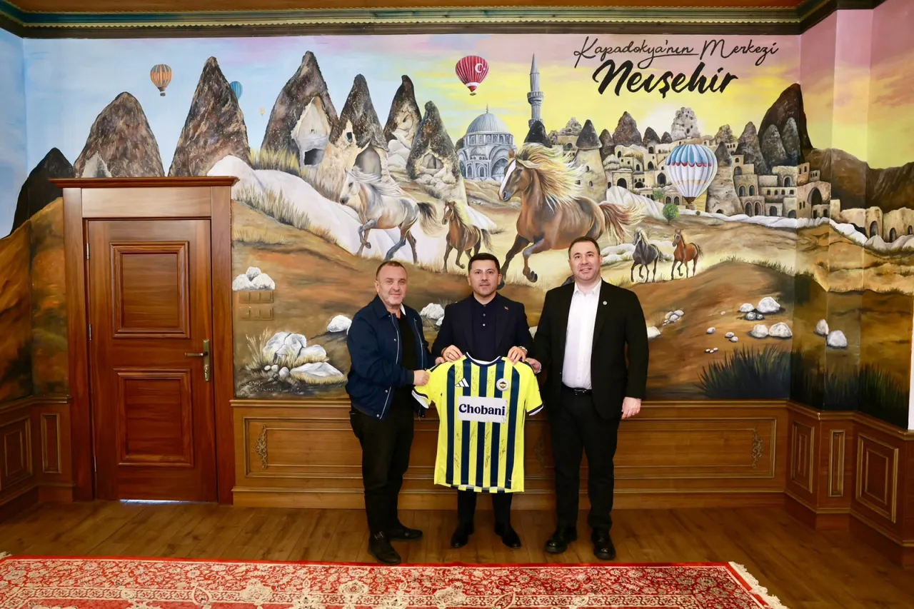 Fenerbahçe Heyeti, Nevşehir Belediyesini ziyaret etti