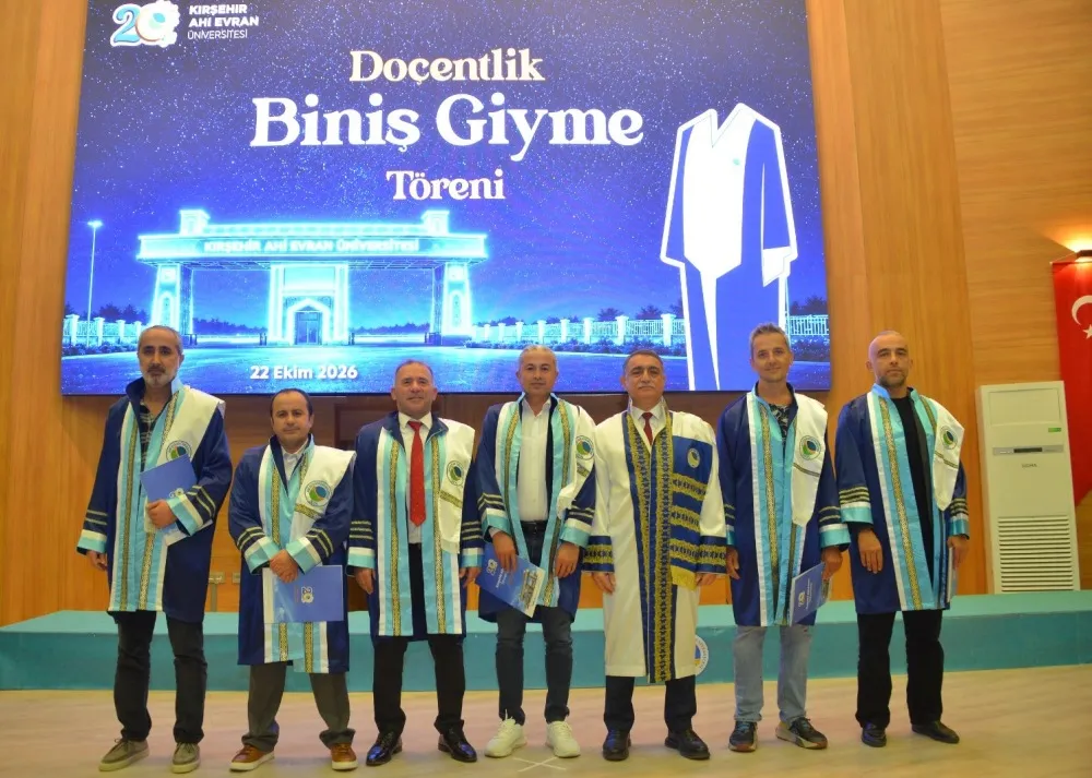 Kırşehir Ahi Evran Üniversitesinde doçentlik ünvanı alan akademisyenler için doçentlik Biniş Giyme Töreni düzenlendi