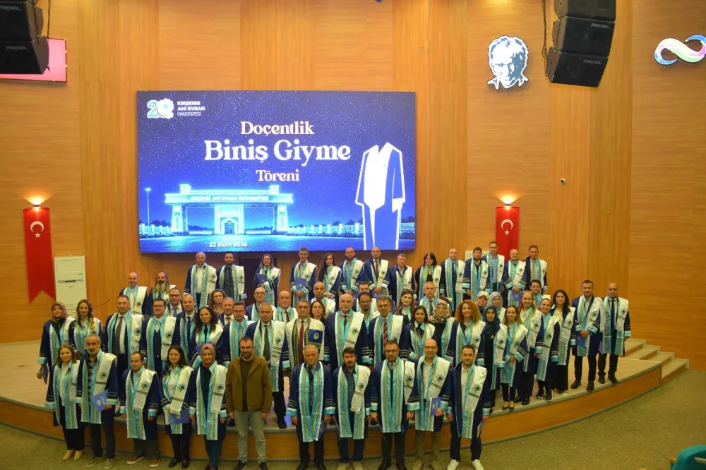 Kırşehir Ahi Evran Üniversitesinde doçentlik ünvanı alan akademisyenler için doçentlik Biniş Giyme Töreni düzenlendi