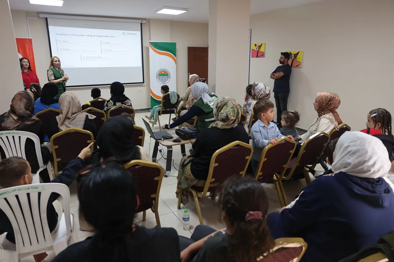 Toroslar’da annelere dijital bağımlılıkla mücadele eğitimi