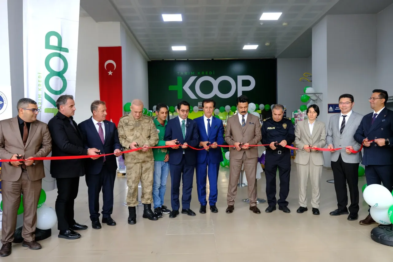 Ardahan Üniversitesinin 18 yıllık kampüsünde ilk “Tarım Kredi Kooperatif Kampüs Marketi” hizmete açıldı