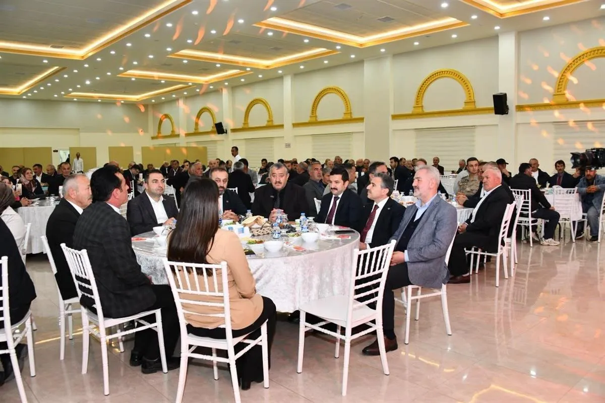 Gümüşhane Valisi Cevdet Atay muhtarlarıyla Kelkit’te bir araya geldi