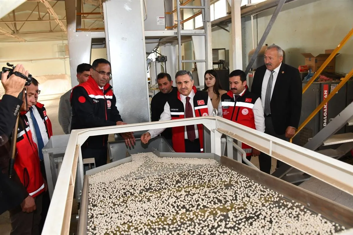 Gümüşhane Valisi Cevdet Atay Kelkit’teki üretim tesislerini inceledi