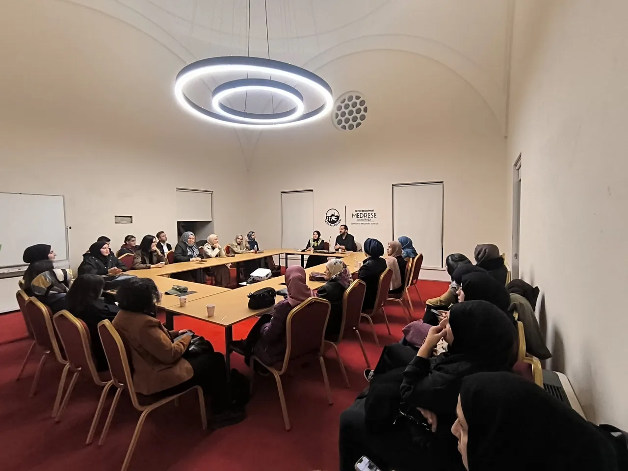 Medrese Davutpaşa'da Paylaştıkça Kendimizi ve Birbirimizi Anlamak: Gel, konuşalım