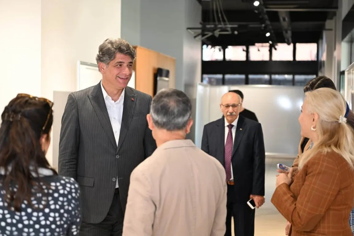 Cumhuriyet’in öncü kadınları sergisi Kartepe Sanat Evi’nde
