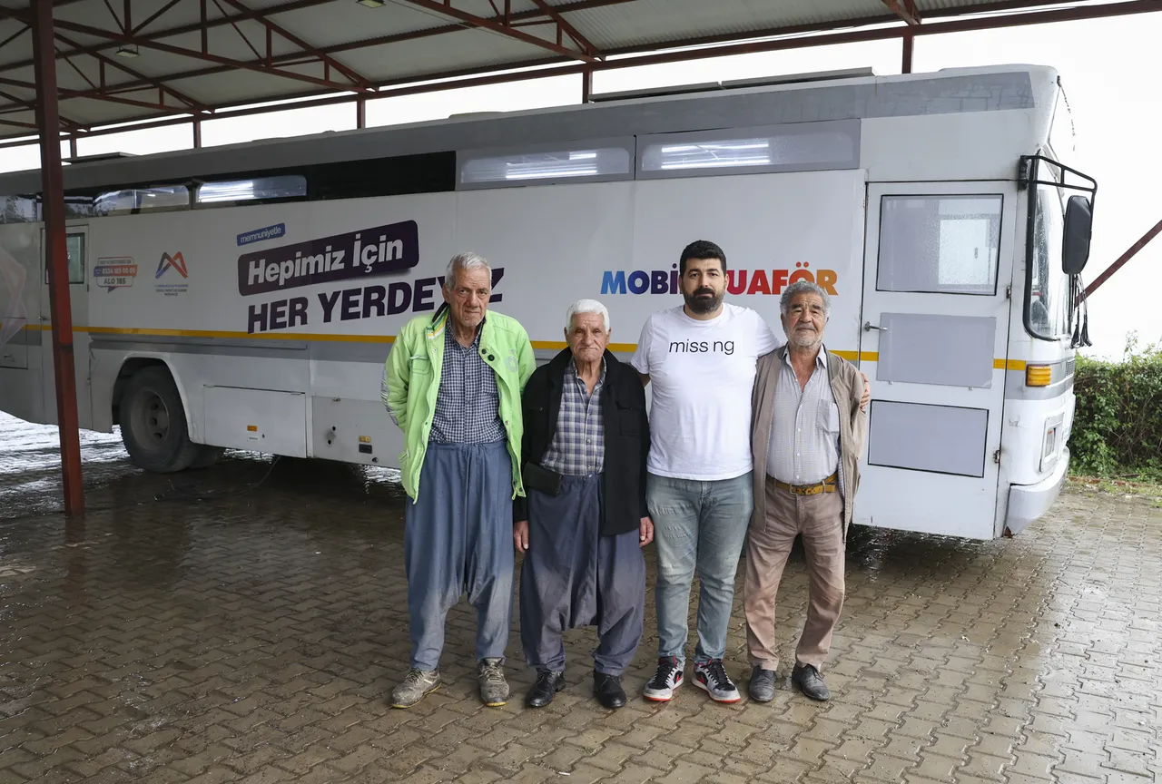 Mersin Büyükşehir’in ‘Mobil Kuaför’ Hizmeti Kırsal Mahallelerde Vatandaşların Yanında