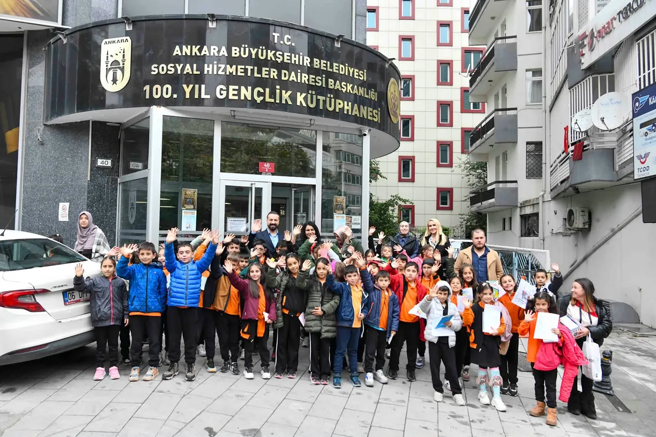 100. Yıl Gençlik Kütüphanesi minik okurları ağırlıyor