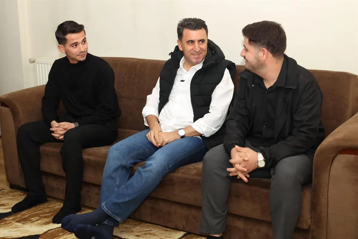 Tunceli Valisi Aygöl, öğrenci evini ziyaret etti
