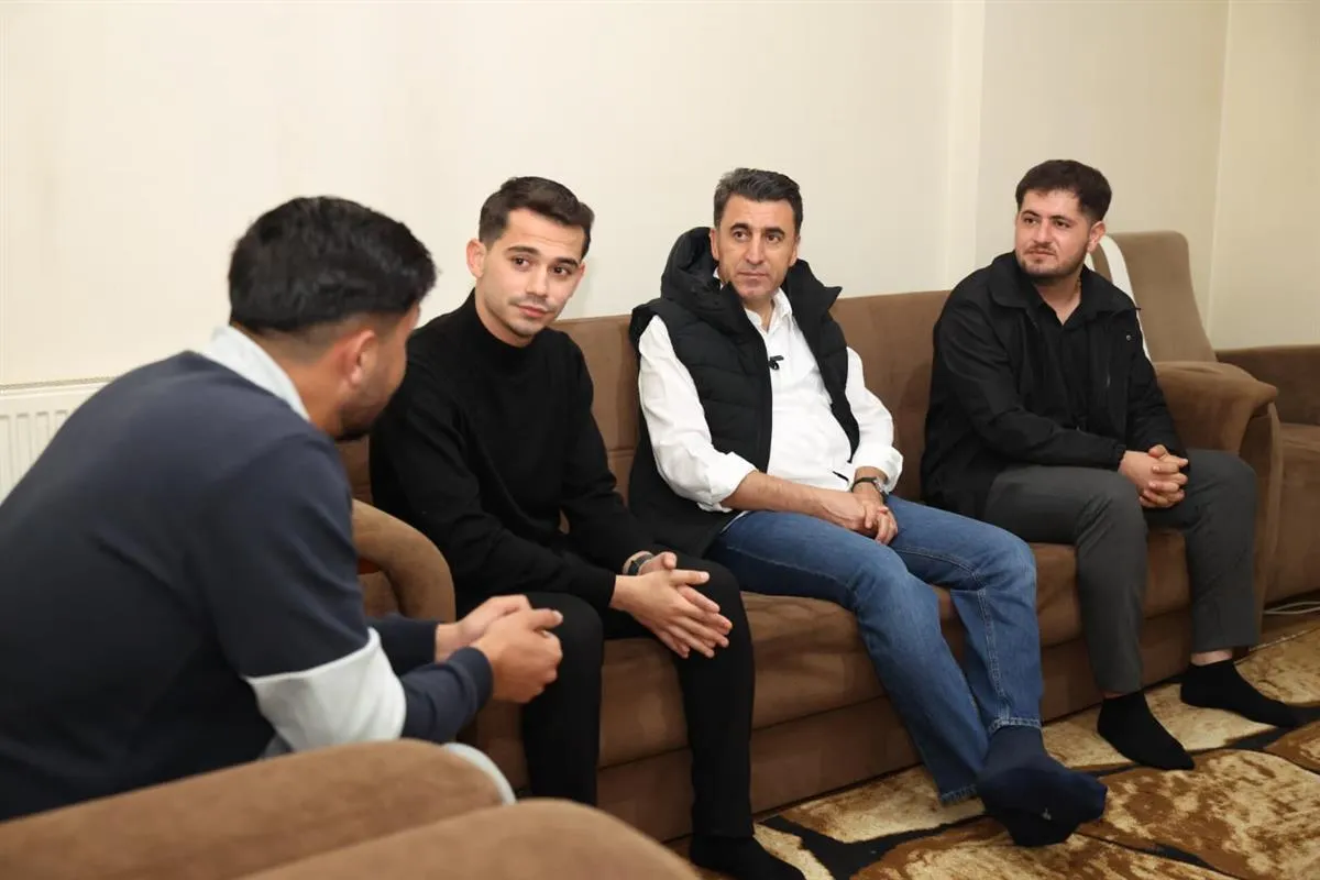 Tunceli Valisi Aygöl, öğrenci evini ziyaret etti