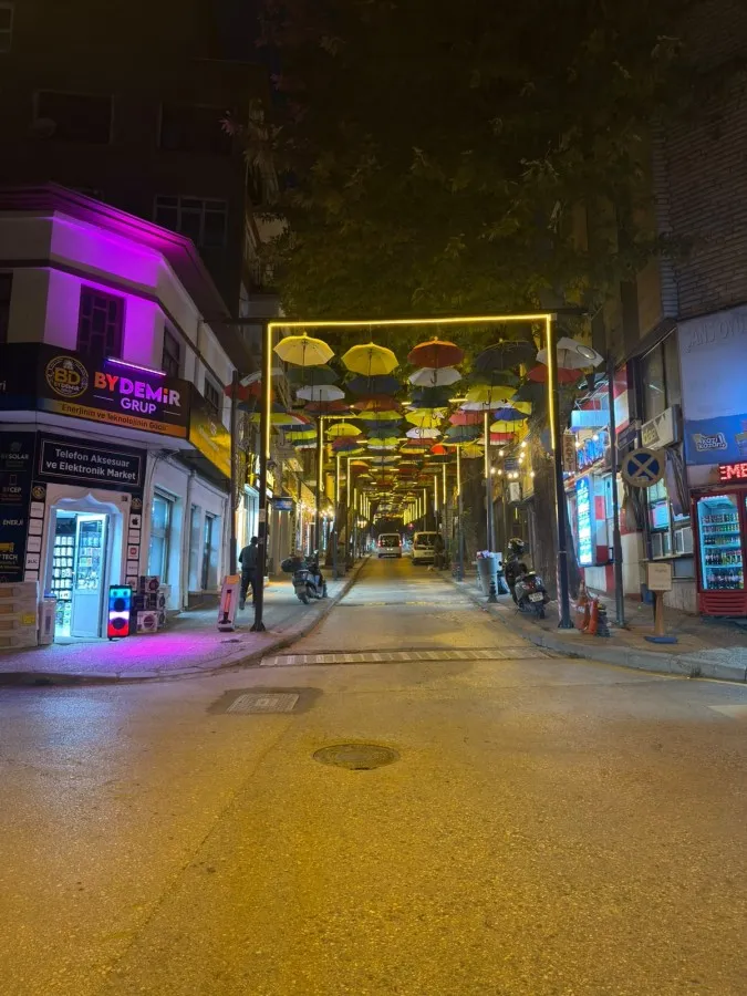Çankırı’da Şemsiyeli Sokak’a ışıklı dokunuş